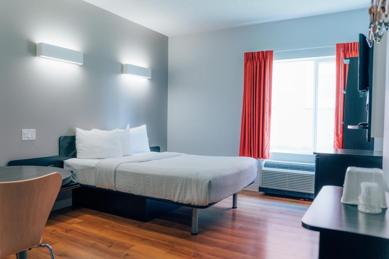 Motel 6 Airdrie Ngoại thất bức ảnh