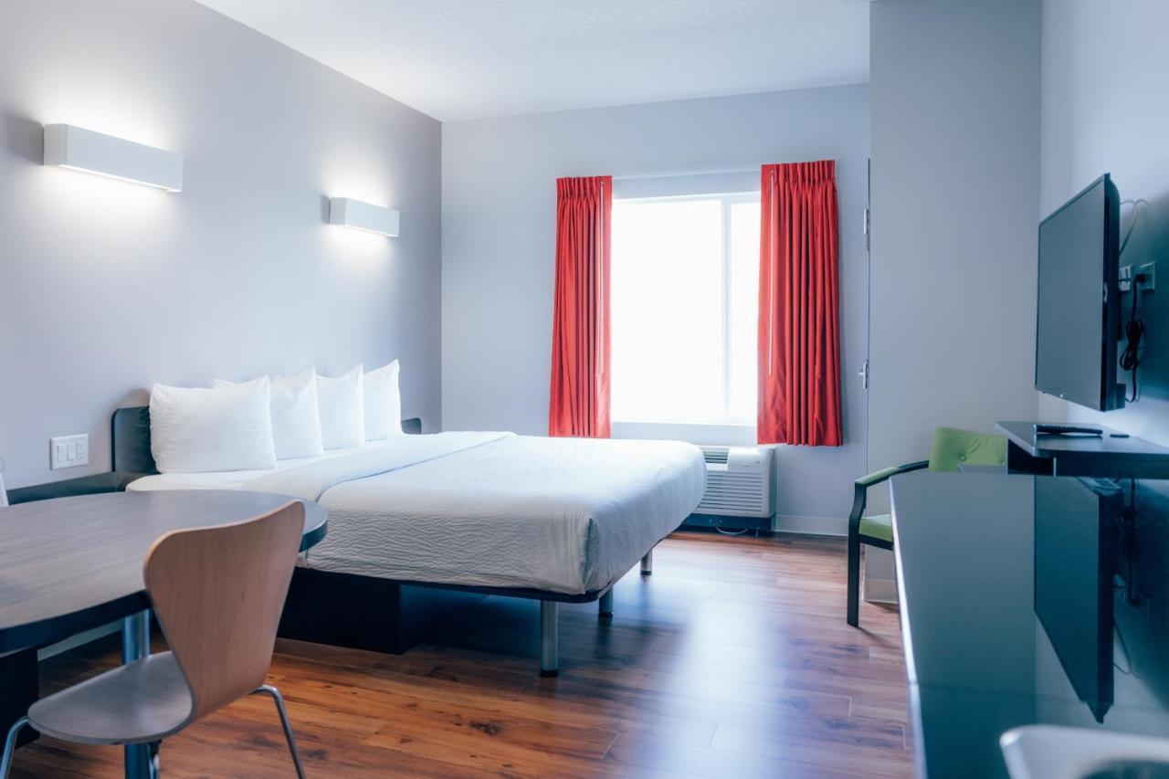 Motel 6 Airdrie Ngoại thất bức ảnh
