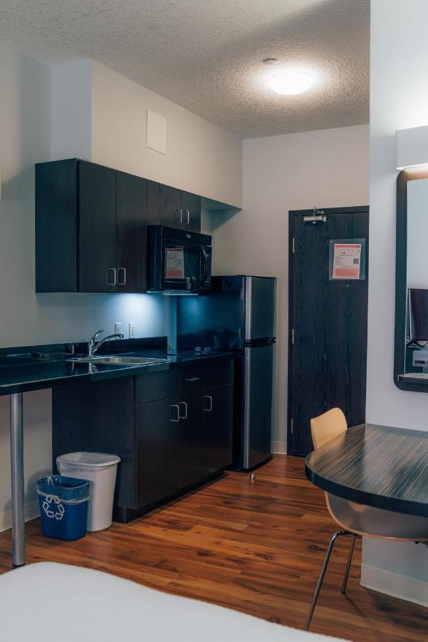 Motel 6 Airdrie Ngoại thất bức ảnh