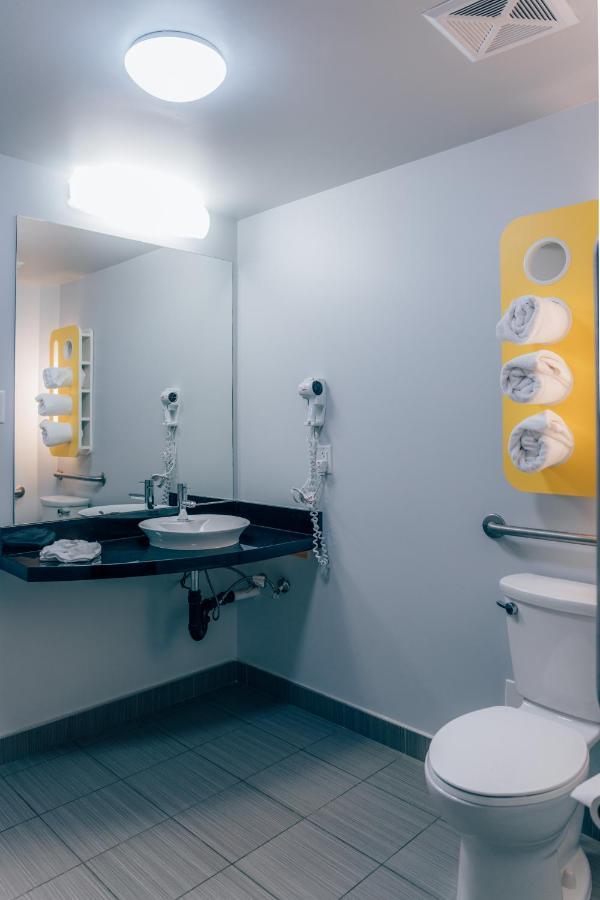 Motel 6 Airdrie Ngoại thất bức ảnh