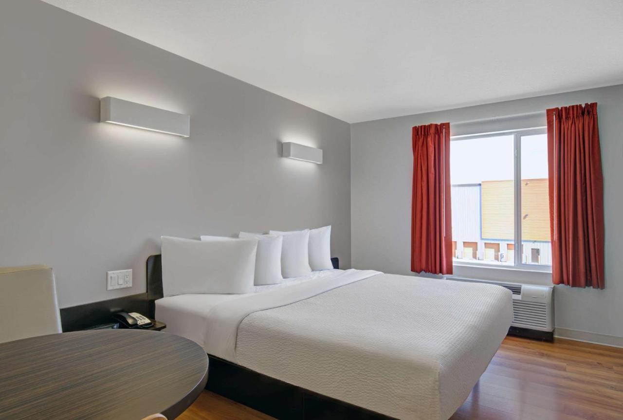Motel 6 Airdrie Ngoại thất bức ảnh
