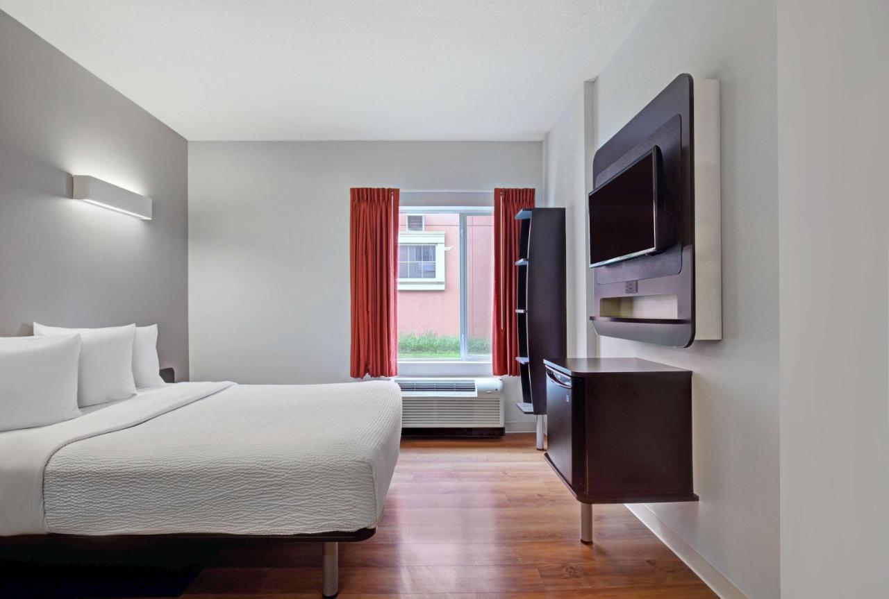 Motel 6 Airdrie Ngoại thất bức ảnh