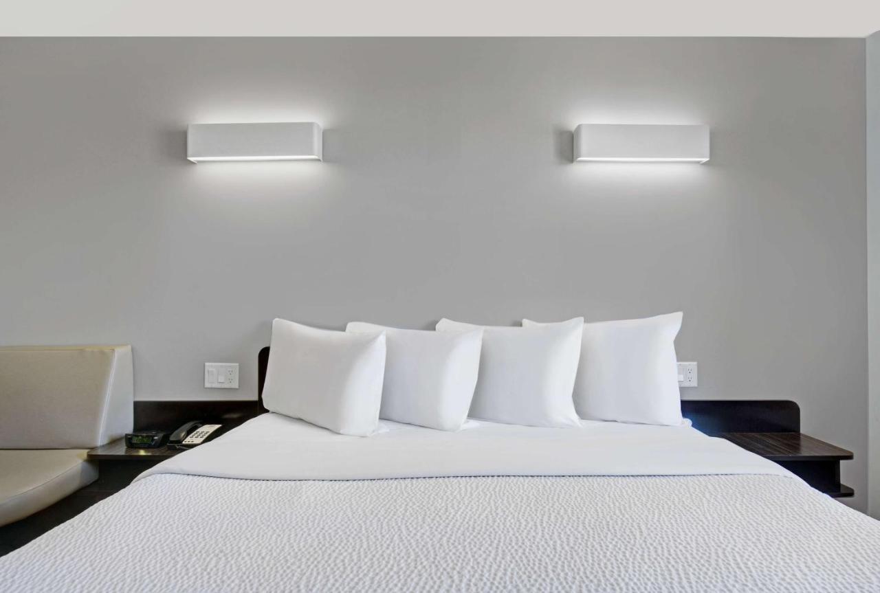 Motel 6 Airdrie Ngoại thất bức ảnh