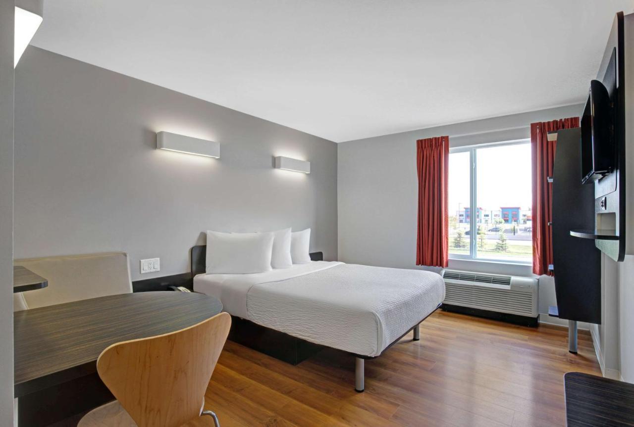 Motel 6 Airdrie Ngoại thất bức ảnh