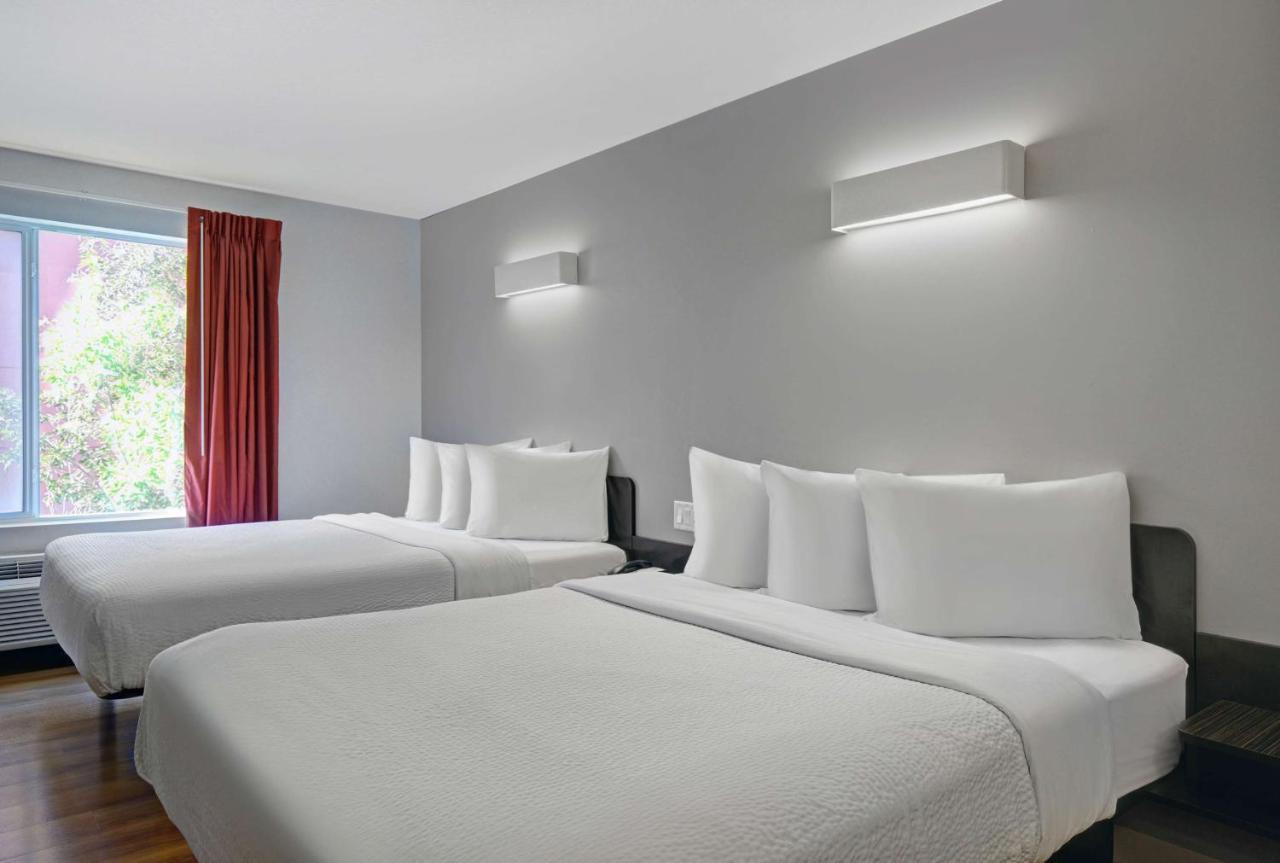 Motel 6 Airdrie Ngoại thất bức ảnh