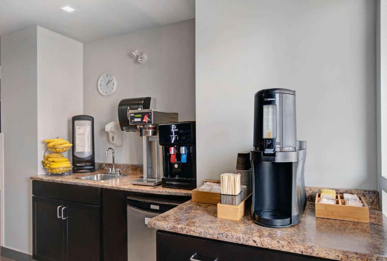 Motel 6 Airdrie Ngoại thất bức ảnh