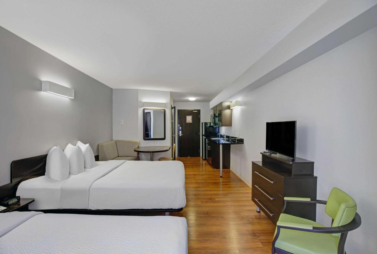 Motel 6 Airdrie Ngoại thất bức ảnh