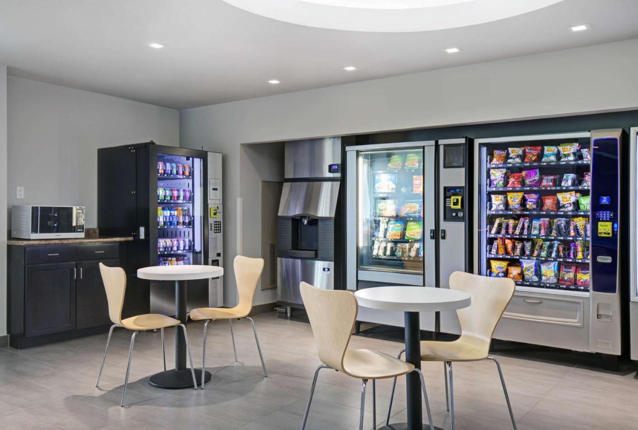 Motel 6 Airdrie Ngoại thất bức ảnh
