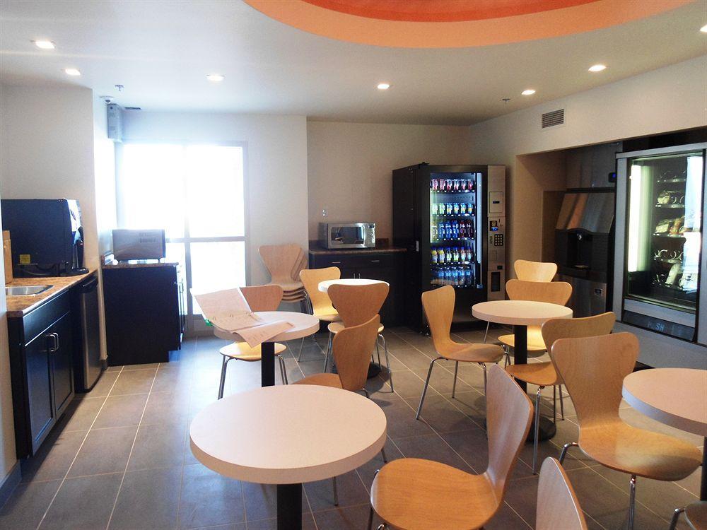 Motel 6 Airdrie Ngoại thất bức ảnh