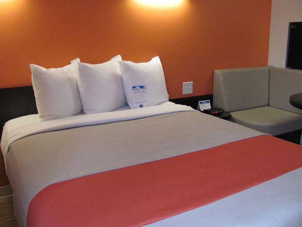 Motel 6 Airdrie Ngoại thất bức ảnh