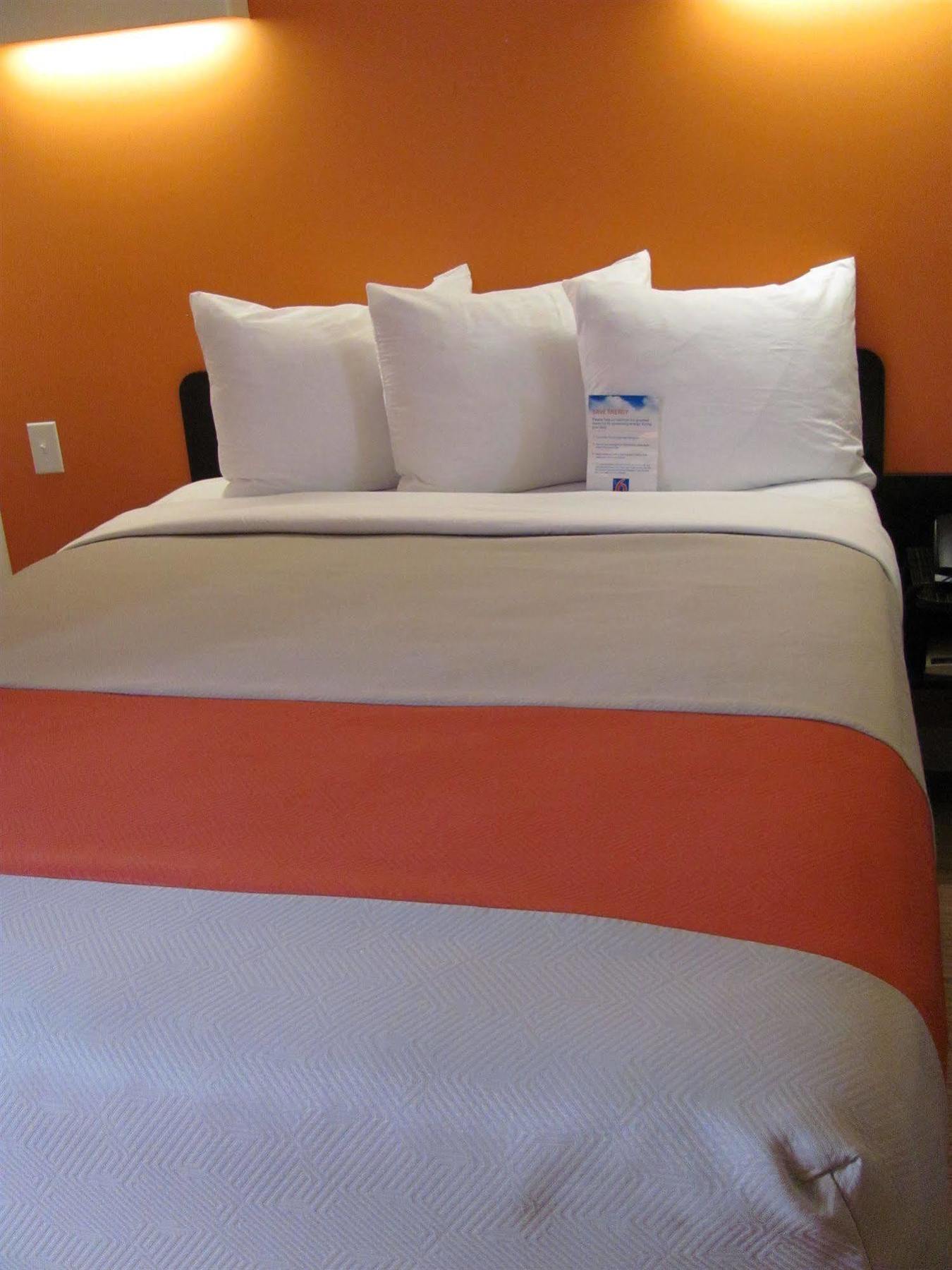Motel 6 Airdrie Ngoại thất bức ảnh