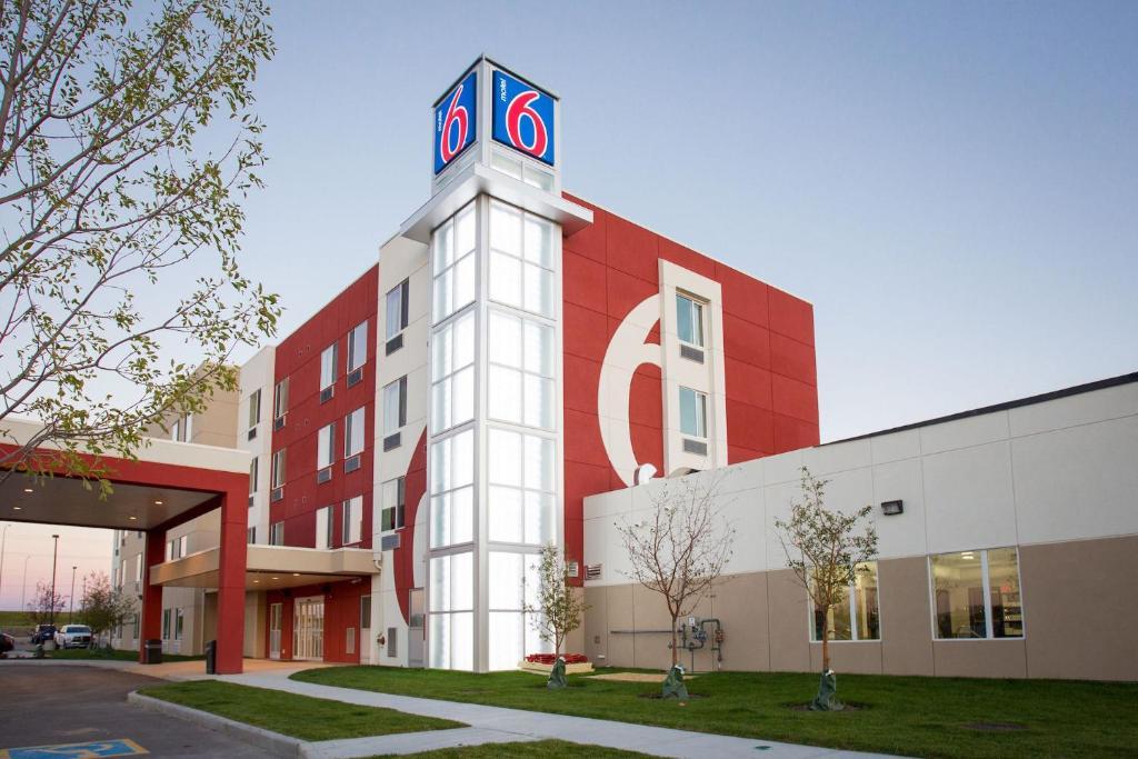 Motel 6 Airdrie Ngoại thất bức ảnh