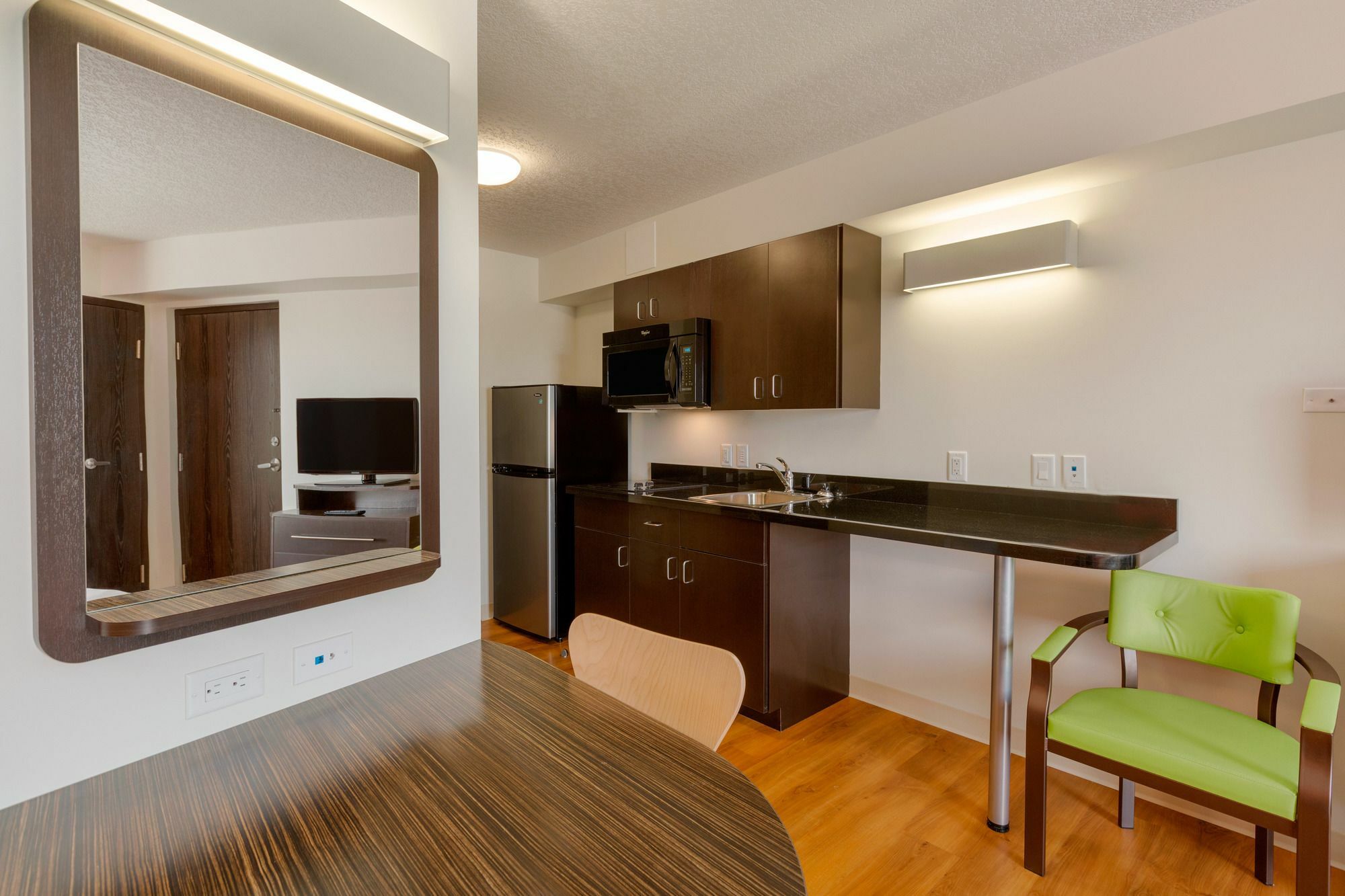 Motel 6 Airdrie Ngoại thất bức ảnh